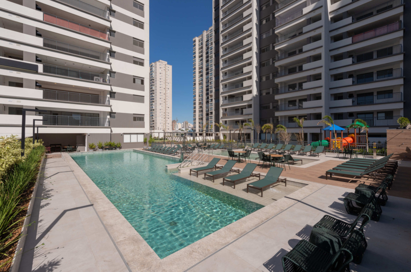 Piscina adulto e infantil, deck molhado, solarium e bar (Foto do local)